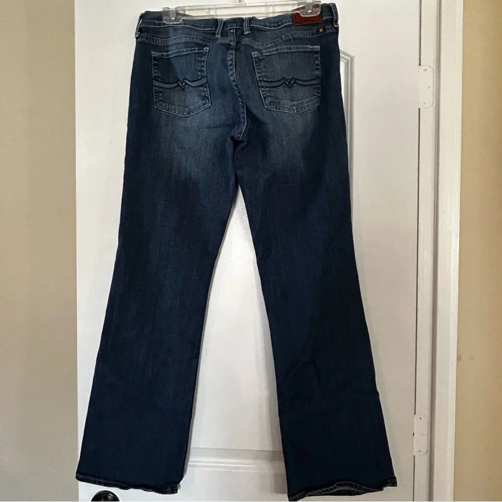 Lucky Brand Sweet and Low Boot Cut Women’s Size 8/29 Dark Blue Wash Jean - Picture 2 of 15